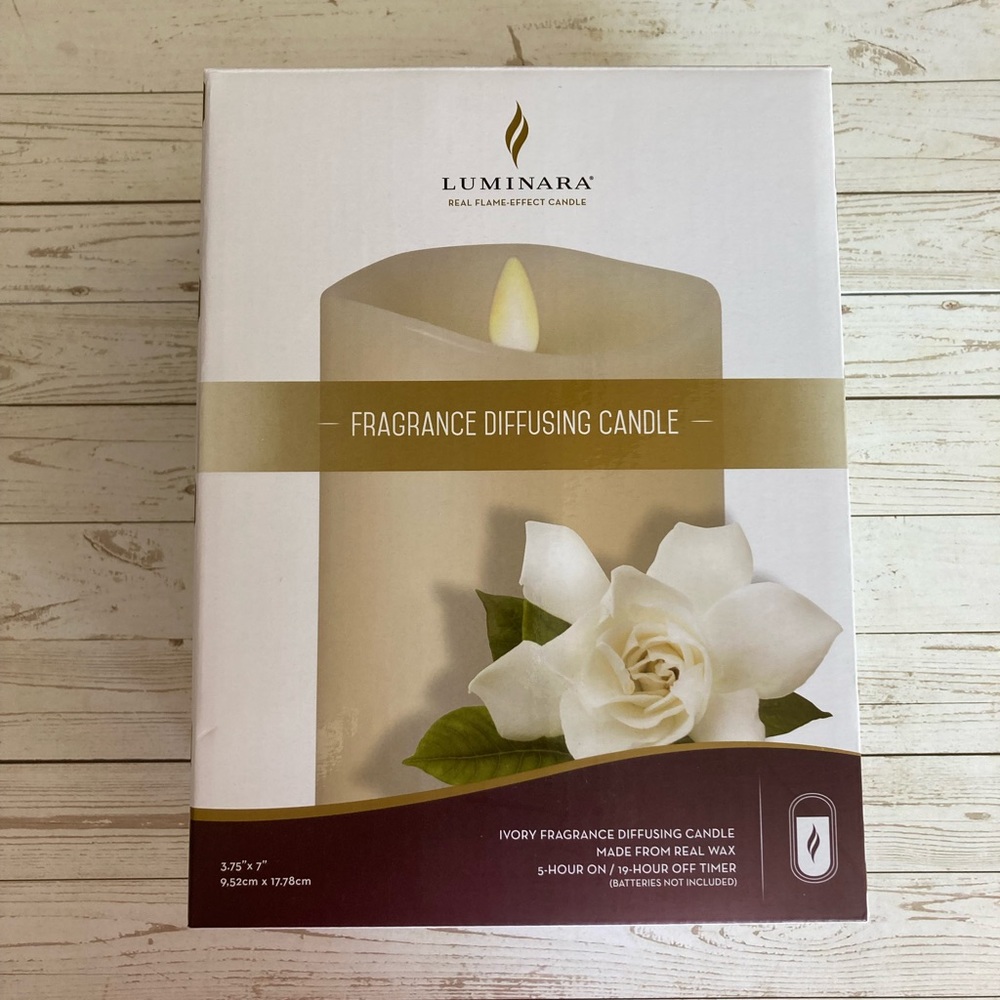 NEW IN BOX Luminara Ivory Fragrance Diffusing Candle w/ Timer 3.75” x 7”